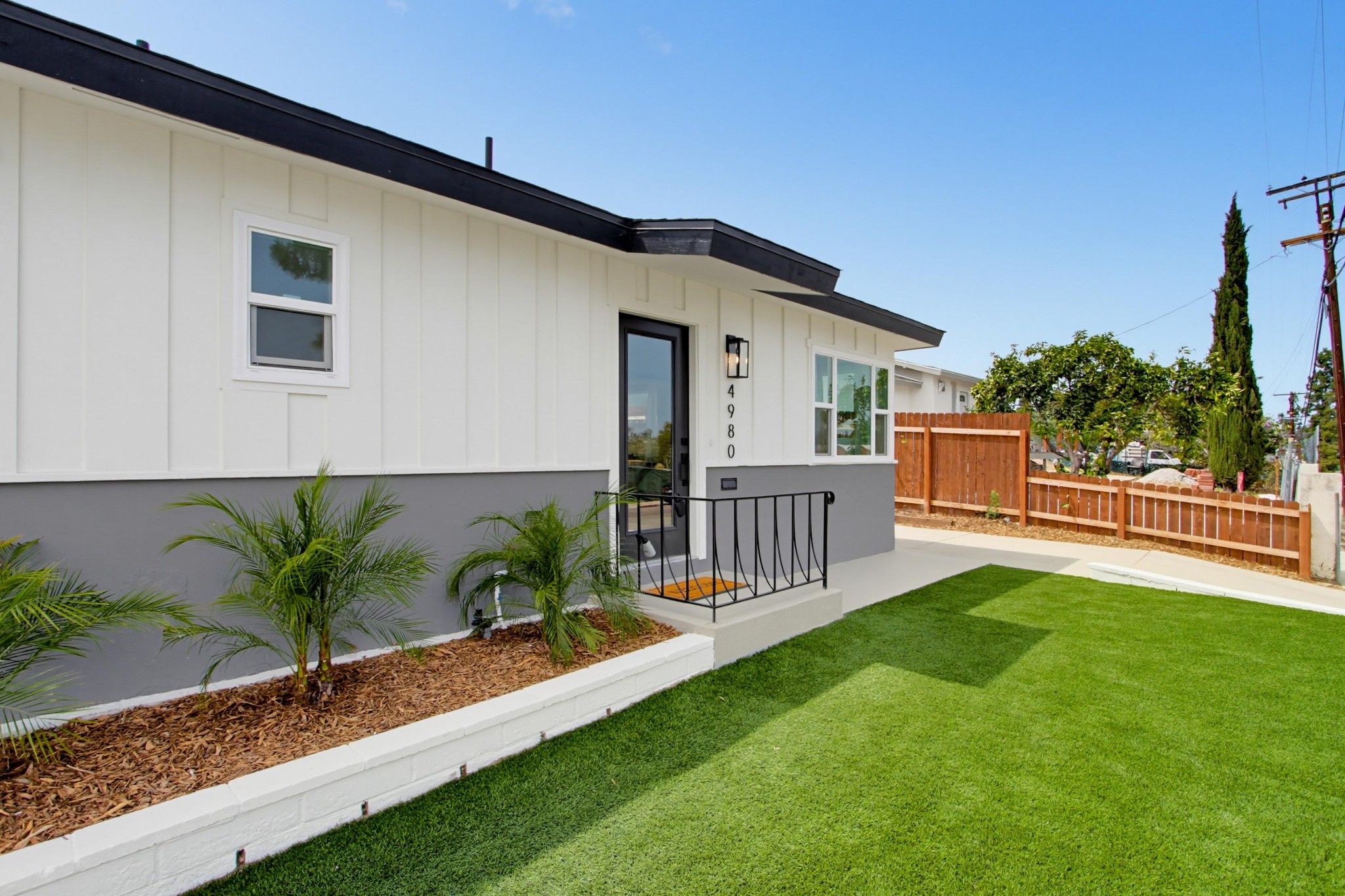 Virtual tour photo 42 of 73 for 4978-80 73rd St