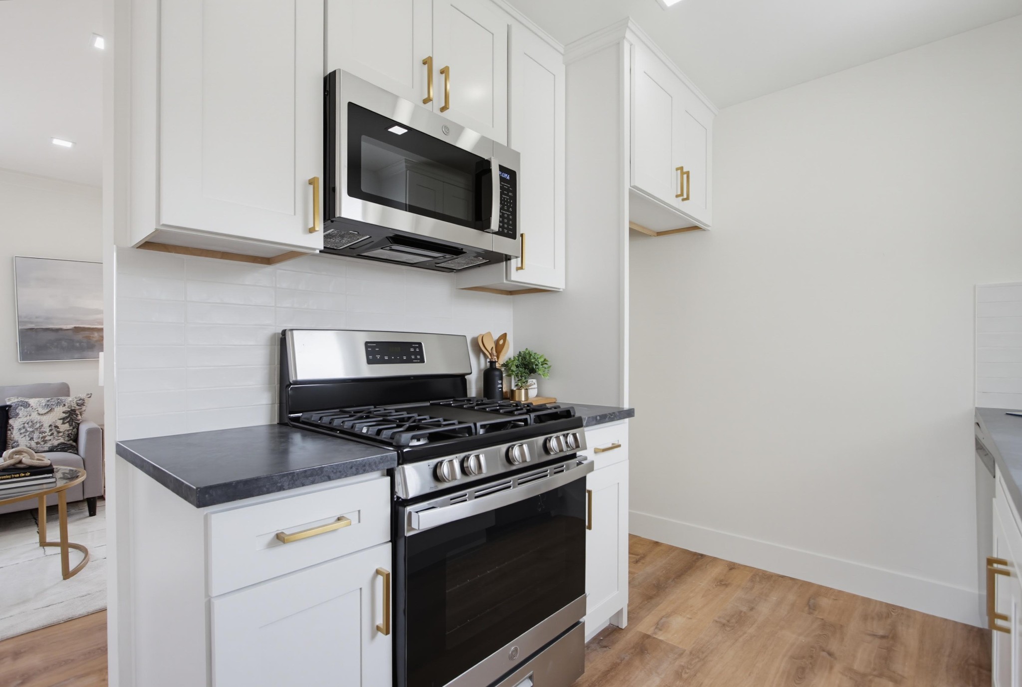 Virtual tour photo 51 of 73 for 4978-80 73rd St