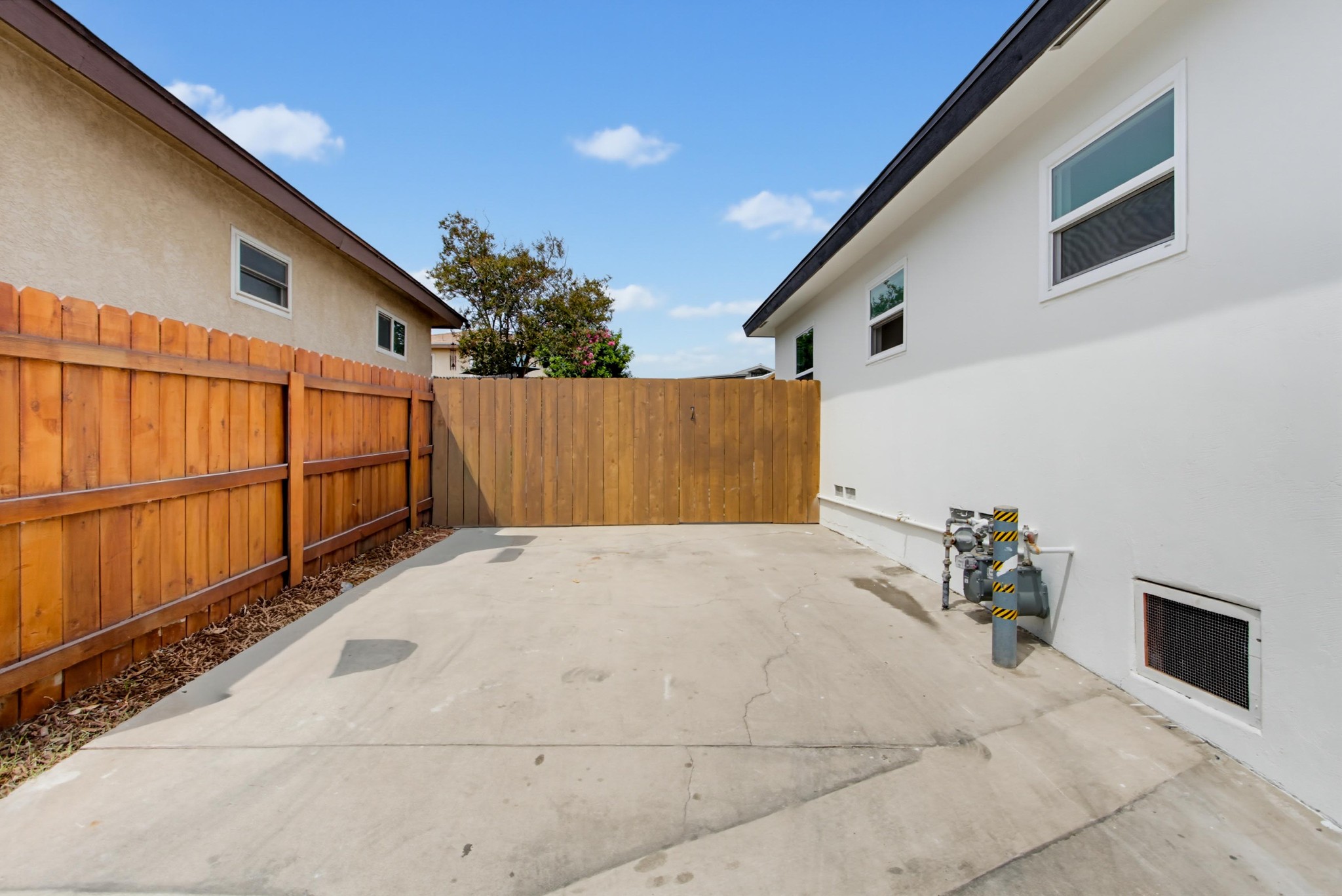 Virtual tour photo 72 of 73 for 4978-80 73rd St