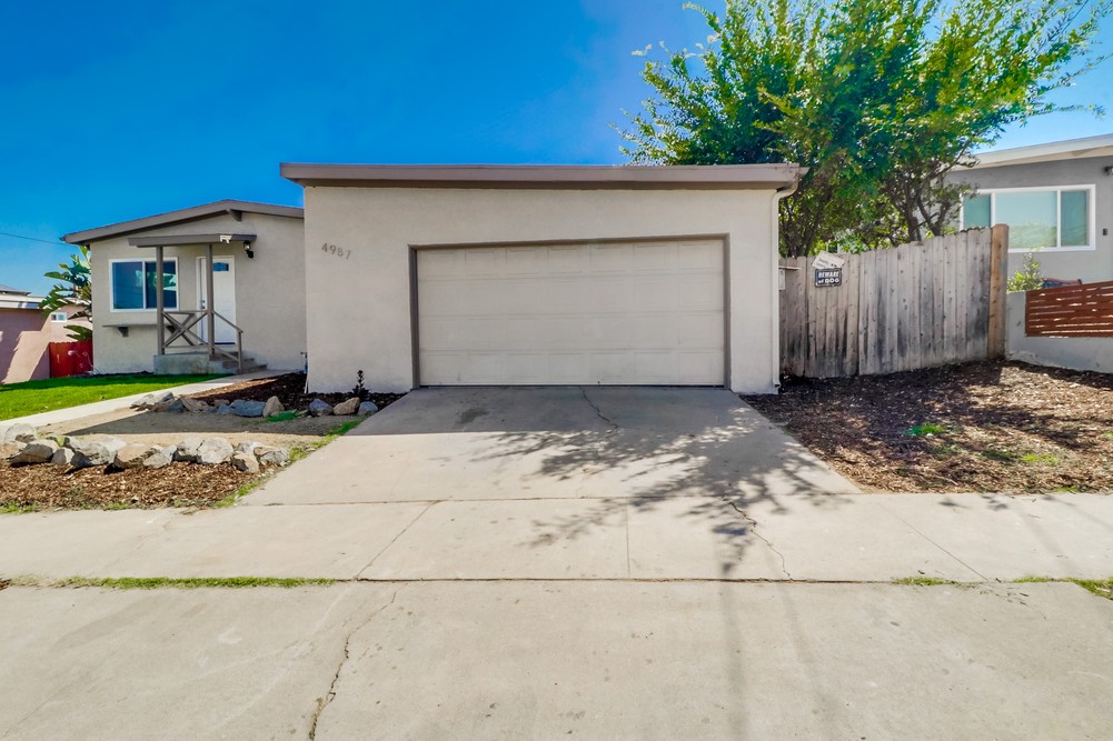 Virtual tour photo 4 of 44 for 4987 Lakiba Palmer Ave