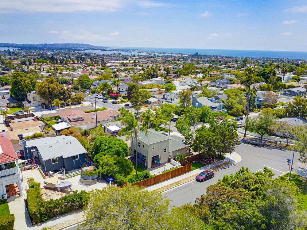 Virtual tour photo 1 of 26 for 4987 Lamont St