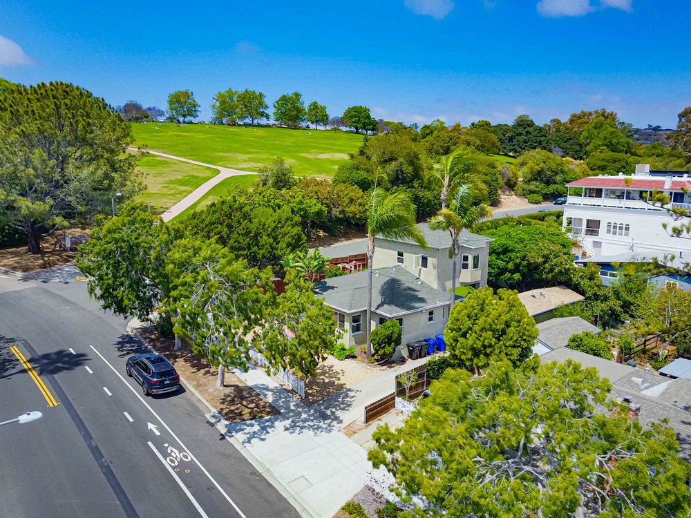 Virtual tour photo 11 of 26 for 4987 Lamont St