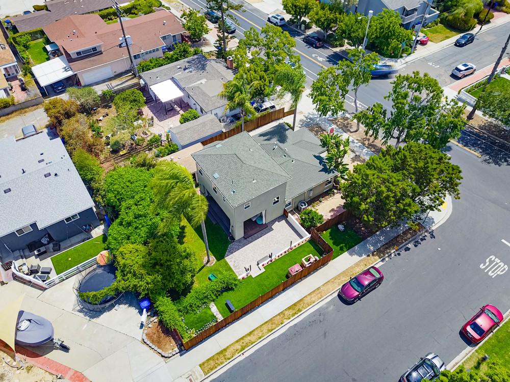 Virtual tour photo 23 of 26 for 4987 Lamont St