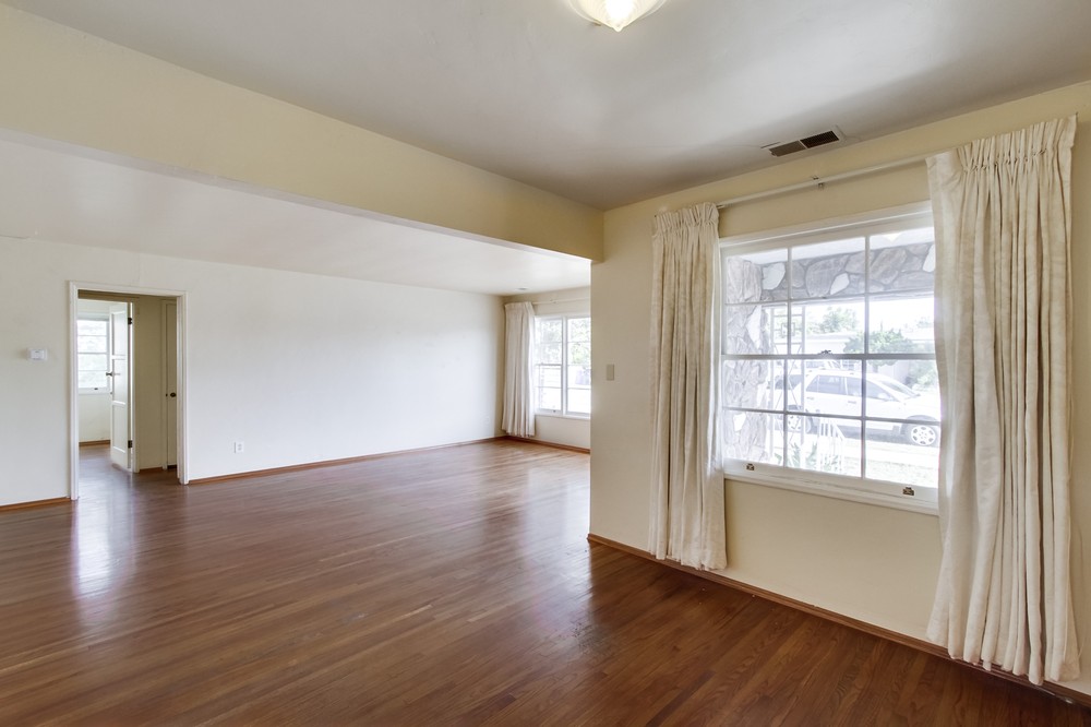 Virtual tour photo 6 of 34 for 4988 63rd St