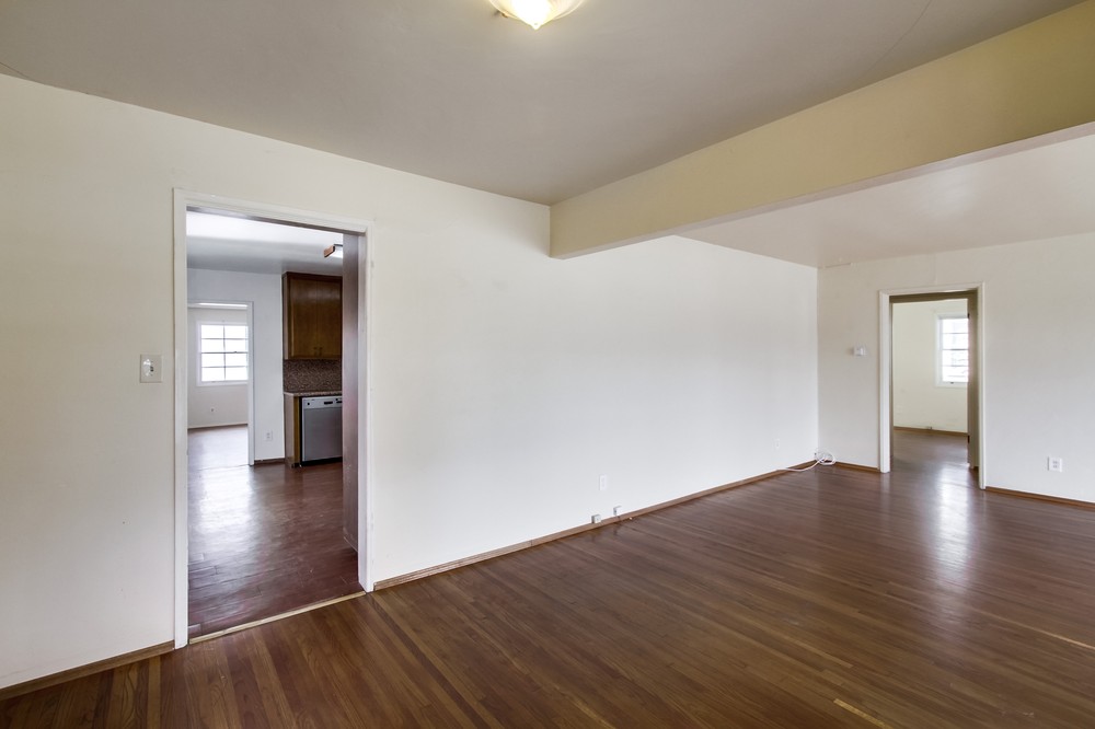 Virtual tour photo 7 of 34 for 4988 63rd St