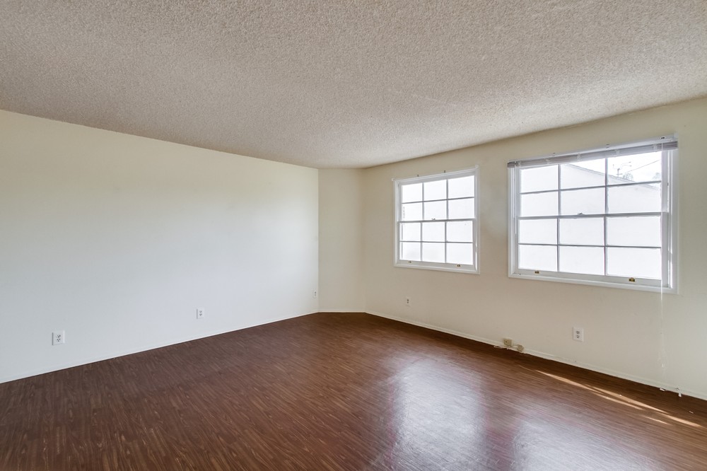 Virtual tour photo 9 of 34 for 4988 63rd St