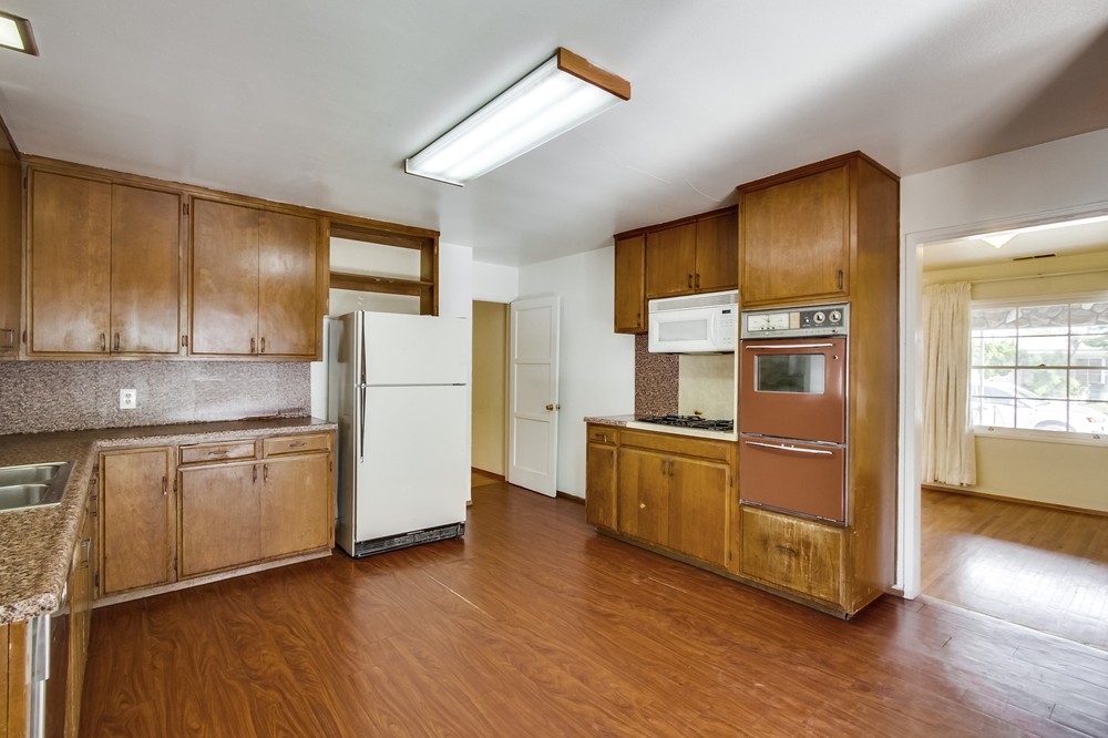 Virtual tour photo 12 of 34 for 4988 63rd St