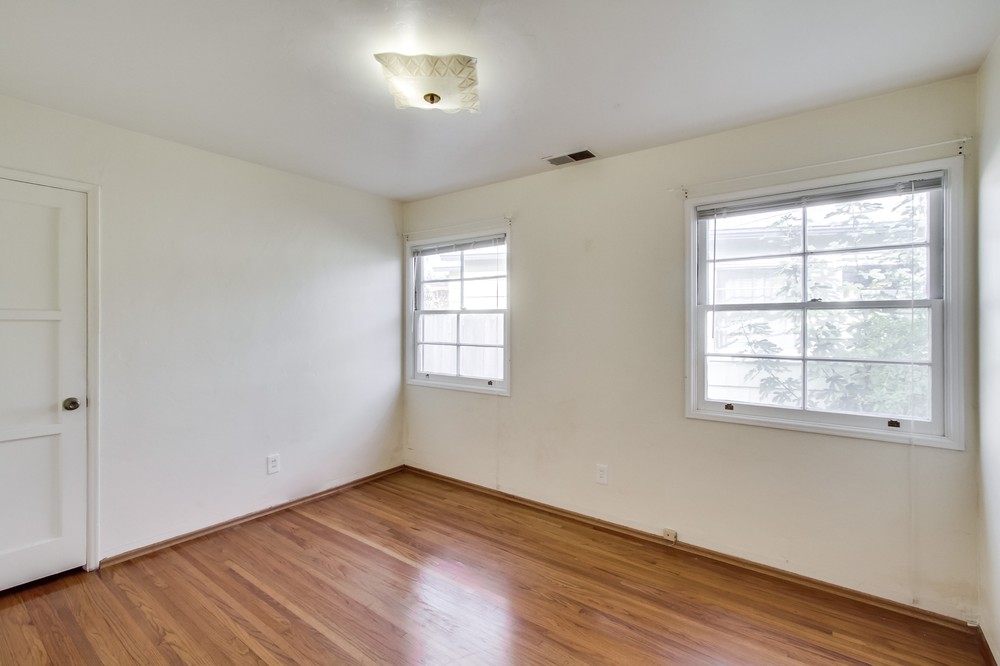 Virtual tour photo 21 of 34 for 4988 63rd St