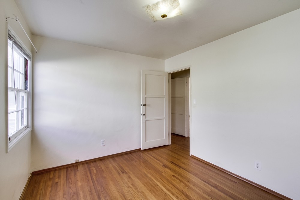 Virtual tour photo 22 of 34 for 4988 63rd St