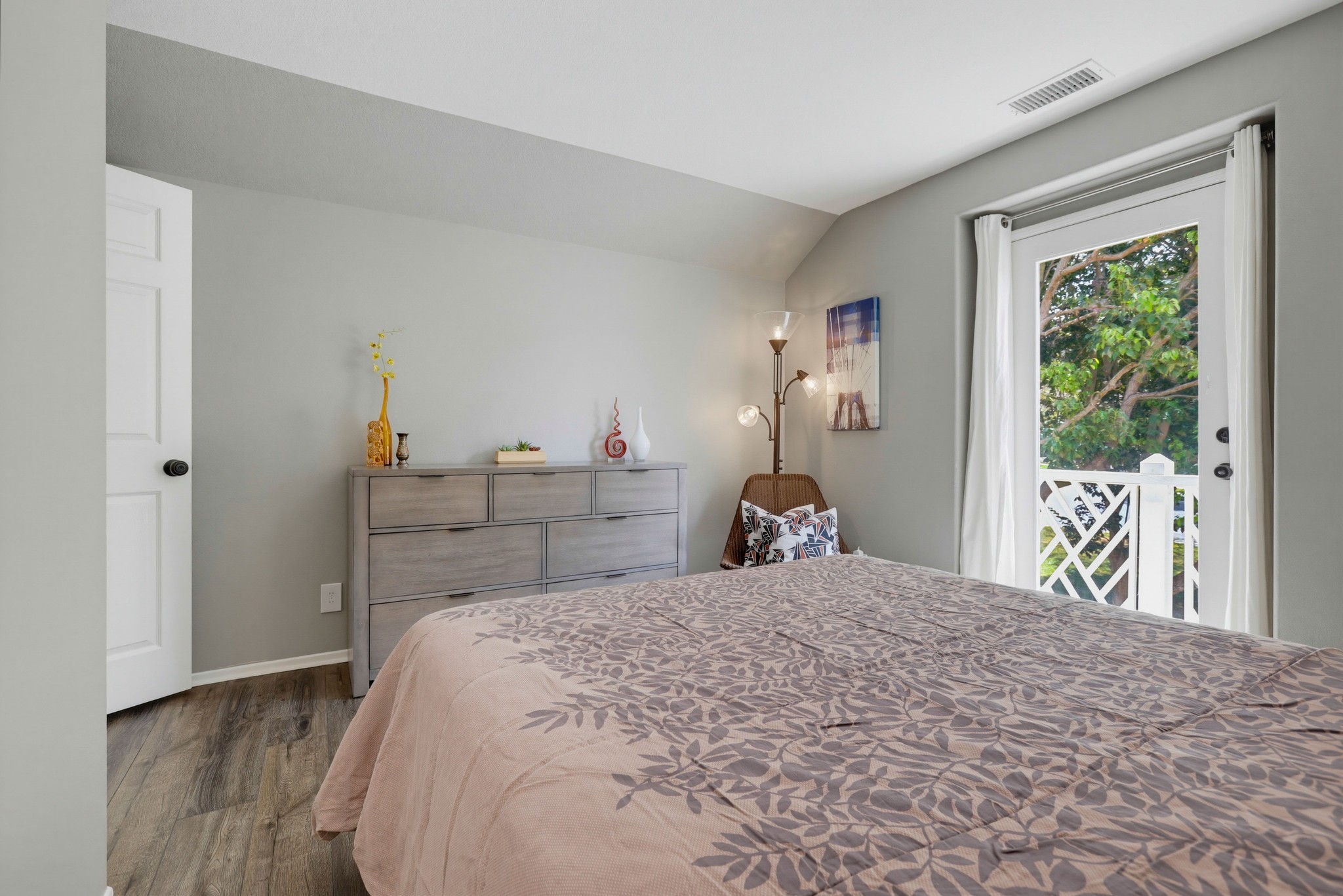 Virtual tour photo 64 of 95 for 5 Chimney Ln