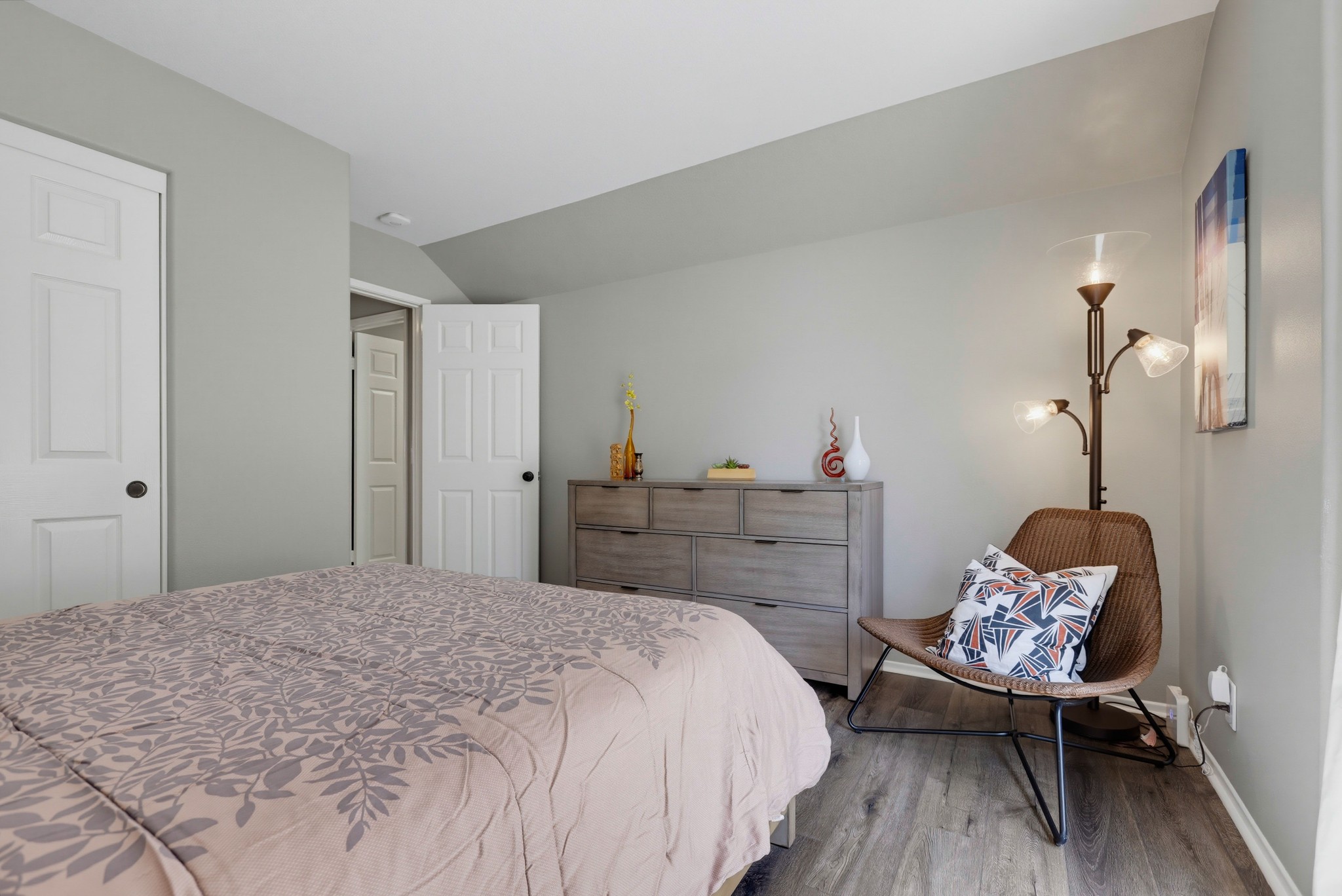 Virtual tour photo 65 of 95 for 5 Chimney Ln
