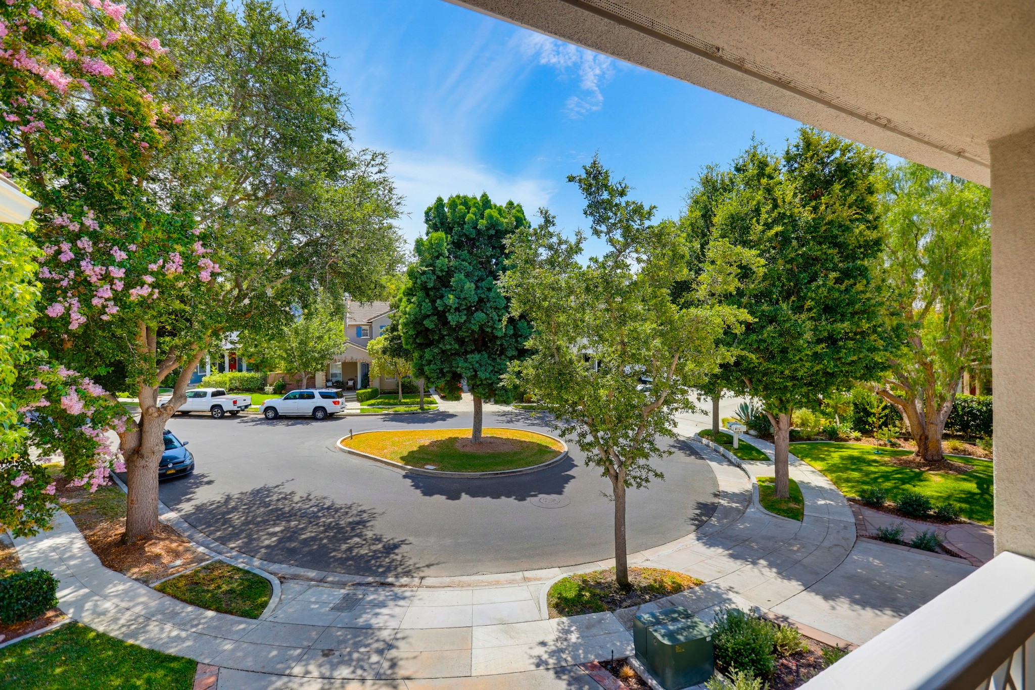 Virtual tour photo 3 of 95 for 5 Chimney Ln