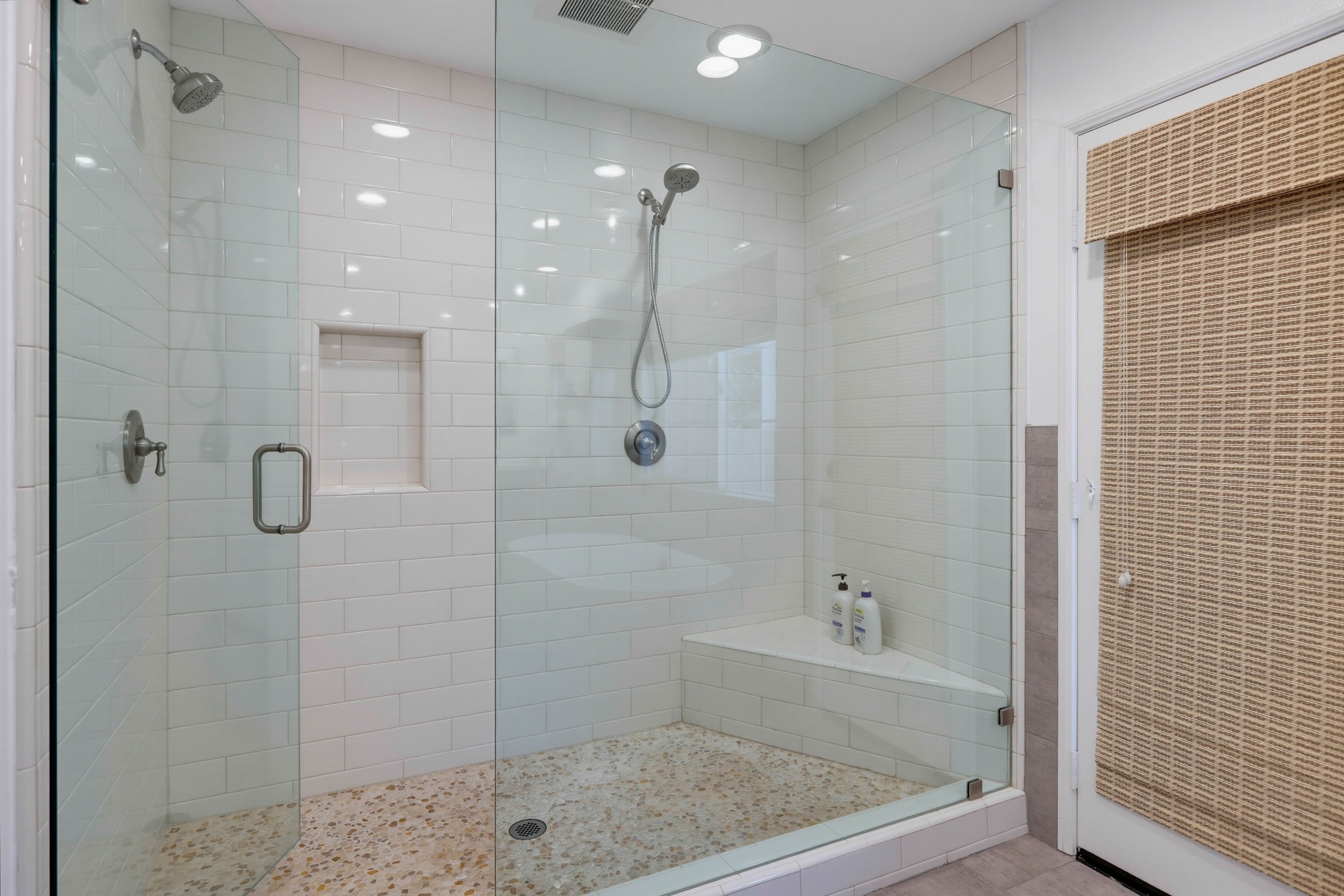 Virtual tour photo 56 of 95 for 5 Chimney Ln