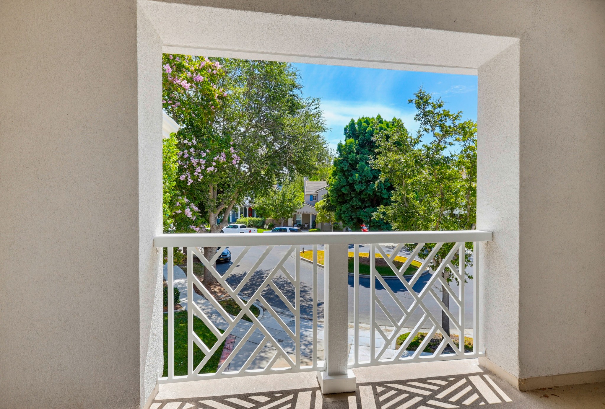 Virtual tour photo 51 of 95 for 5 Chimney Ln
