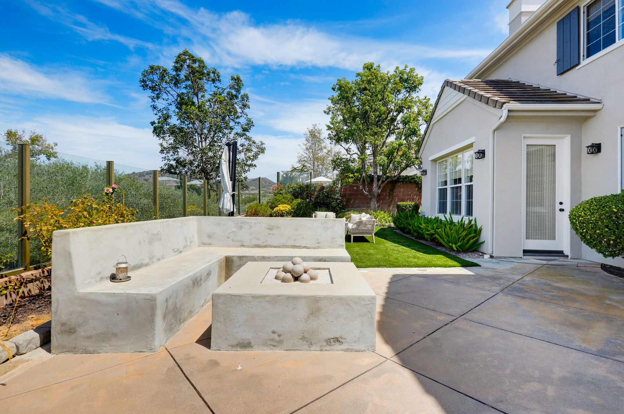 Virtual tour photo 77 of 95 for 5 Chimney Ln