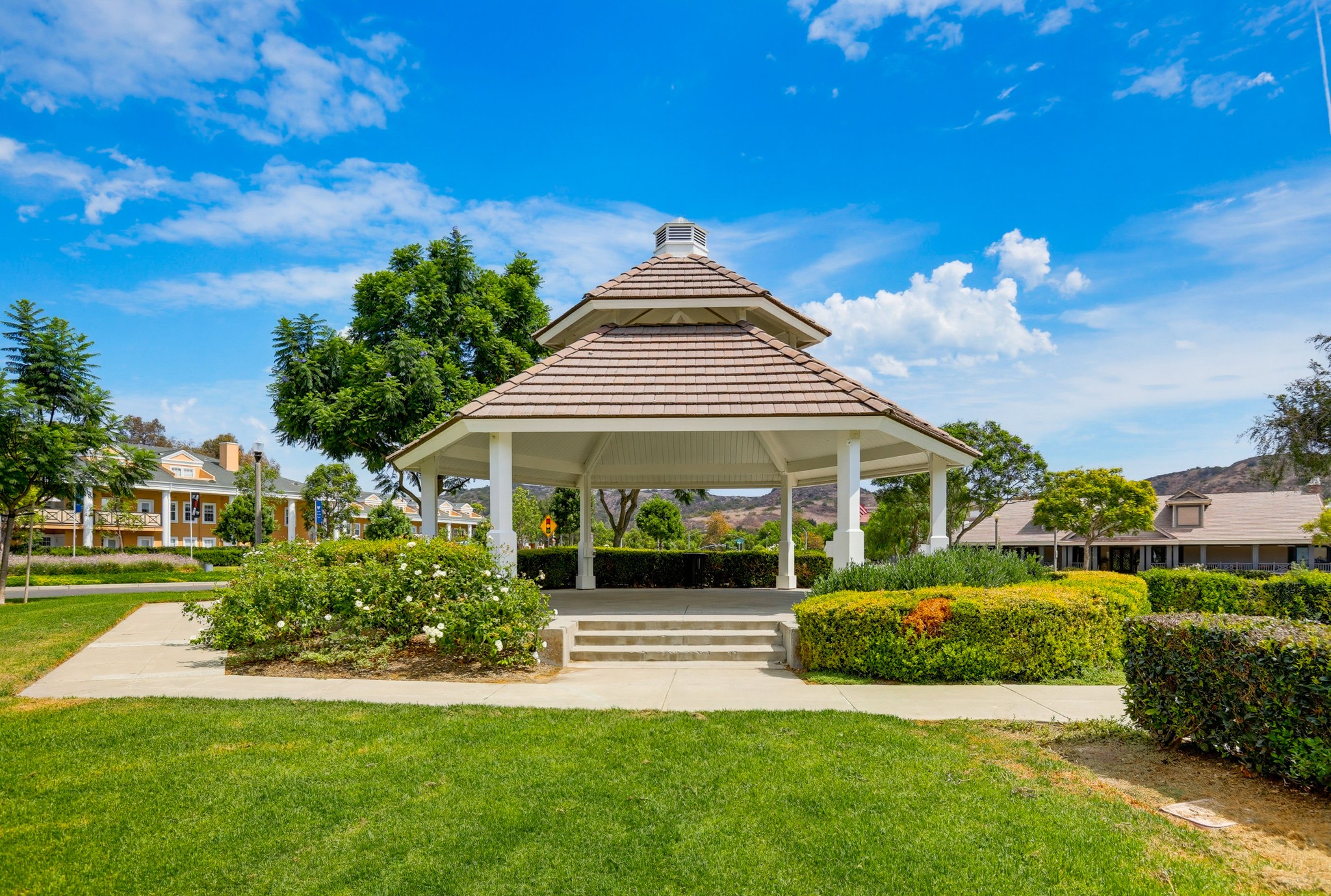 Virtual tour photo 89 of 95 for 5 Chimney Ln