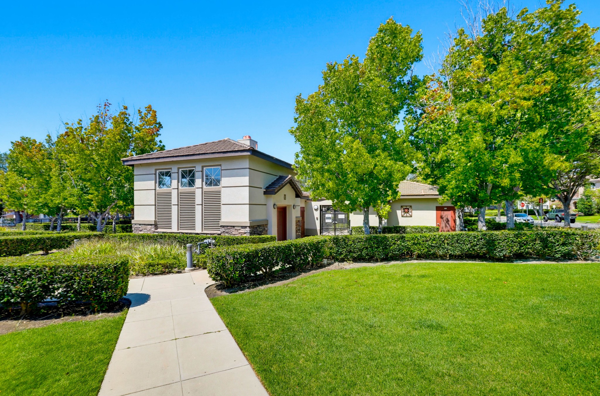 Virtual tour photo 94 of 95 for 5 Chimney Ln