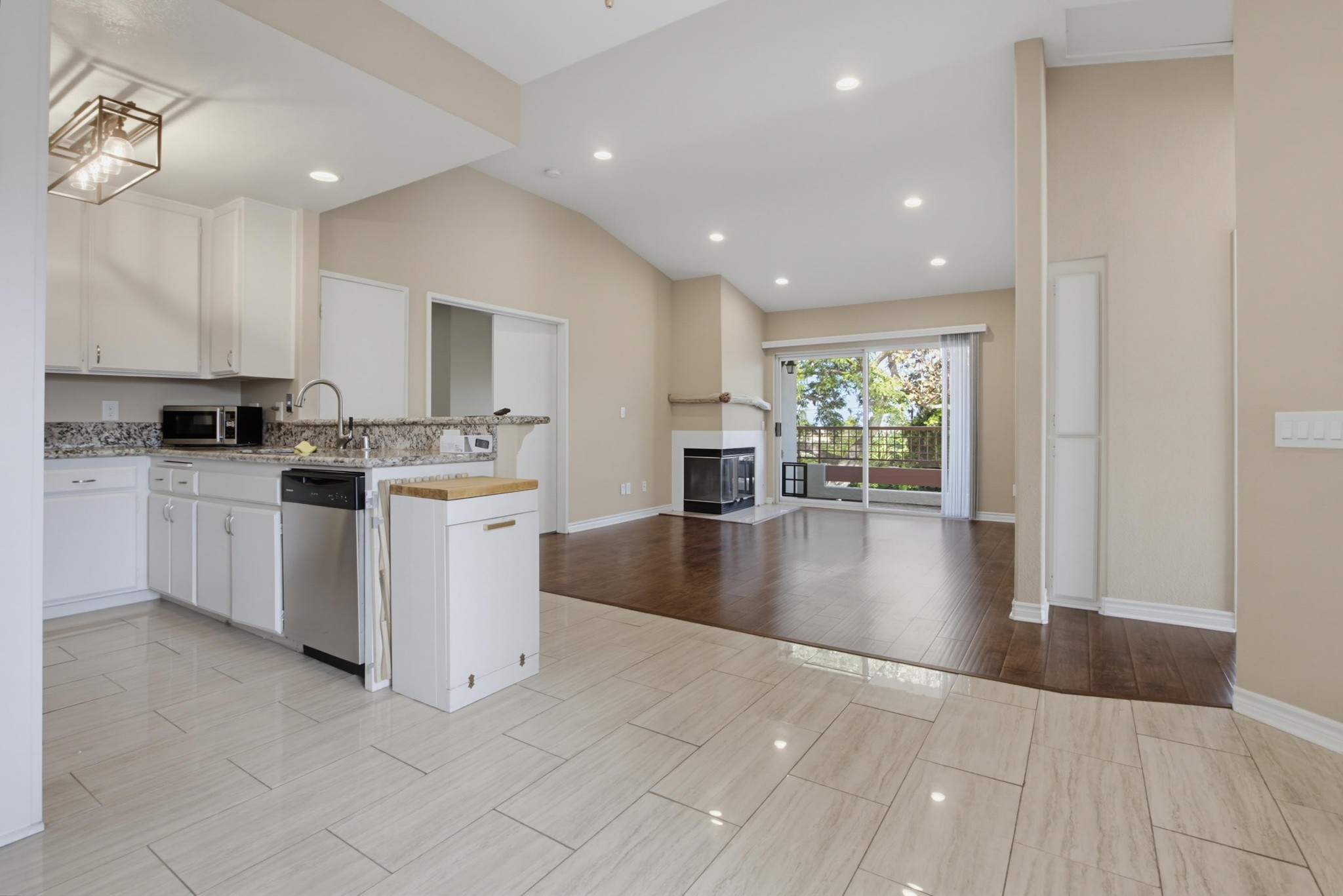 Virtual tour photo 9 of 50 for 500 Lands End Way Unit 159