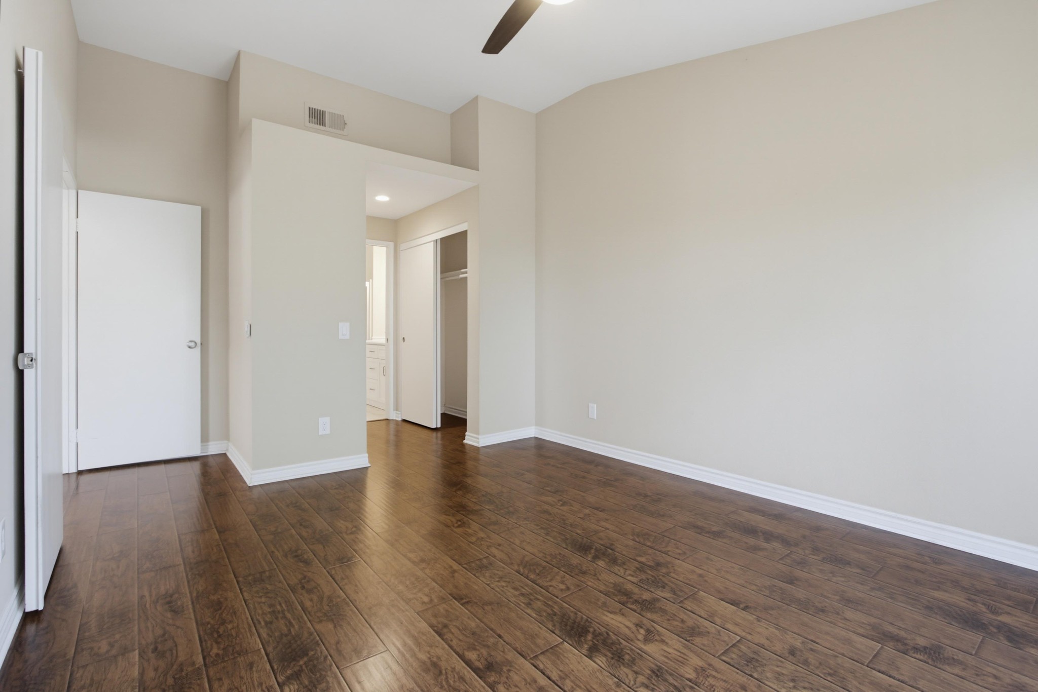 Virtual tour photo 27 of 50 for 500 Lands End Way Unit 159