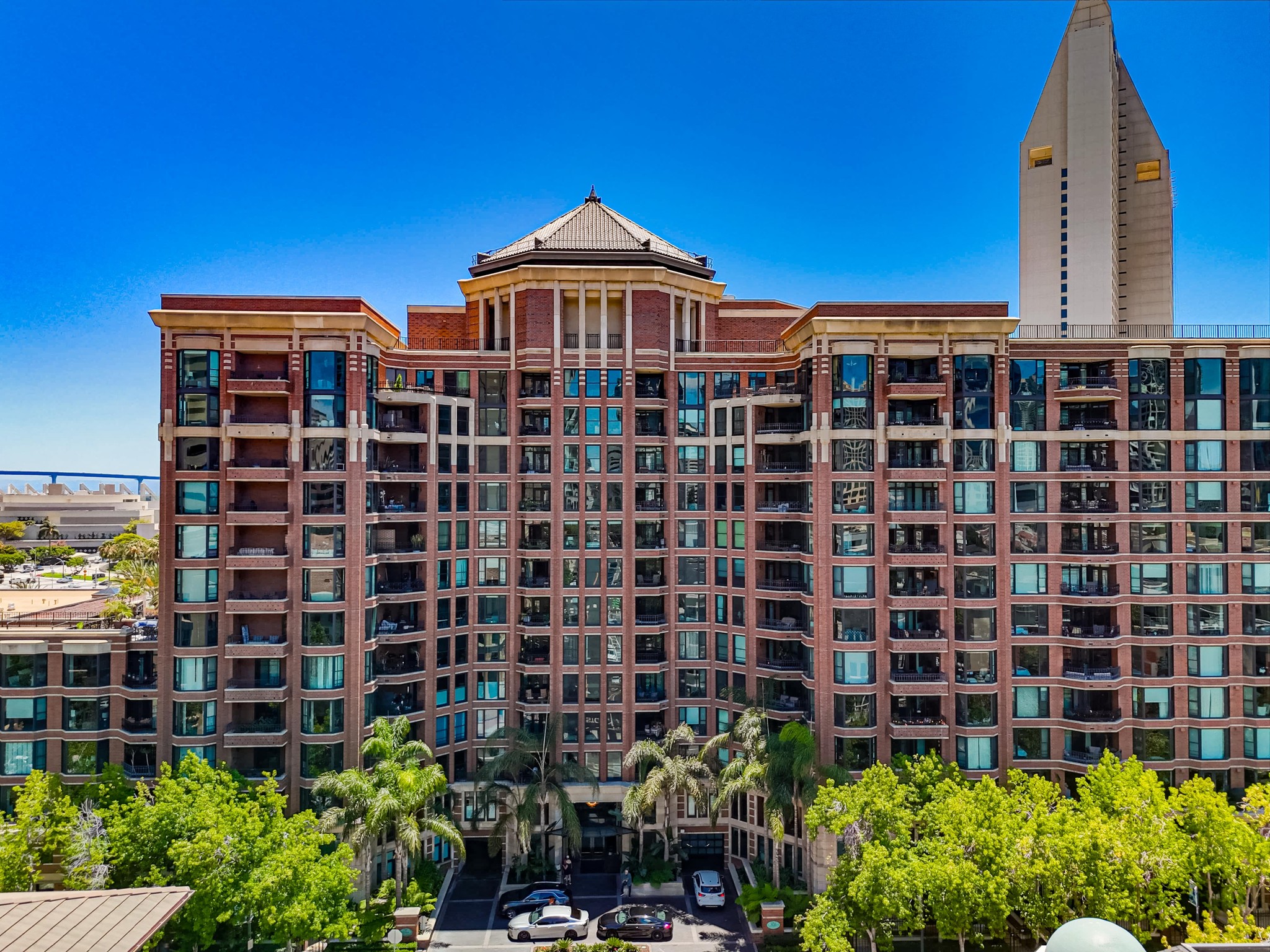 Virtual tour photo 1 of 9 for 500 W Harbor Dr