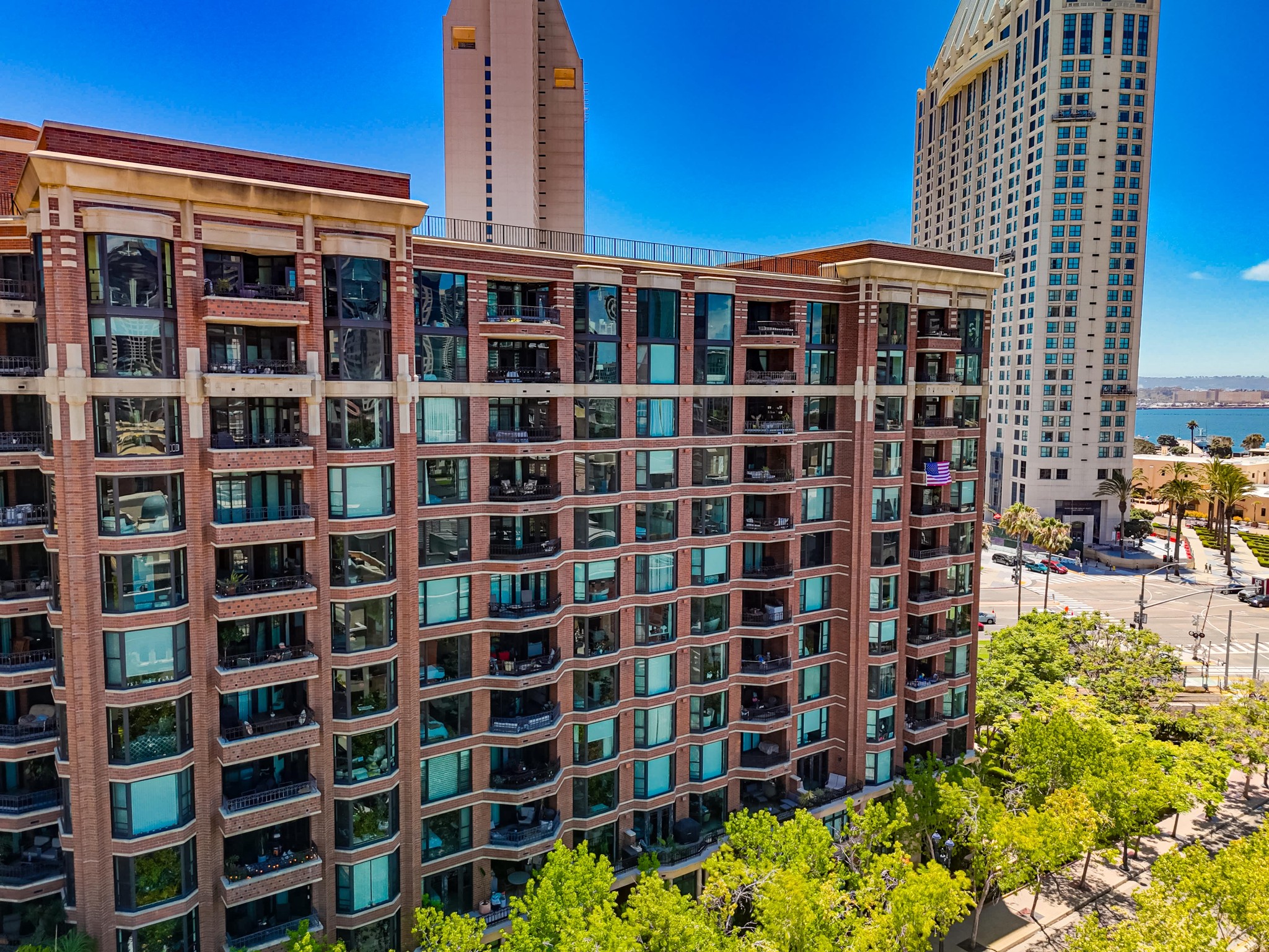Virtual tour photo 8 of 9 for 500 W Harbor Dr