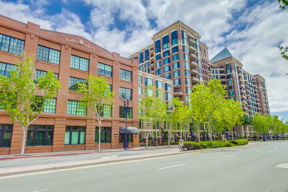 Virtual tour photo 3 of 60 for 500 W Harbor Dr #1605