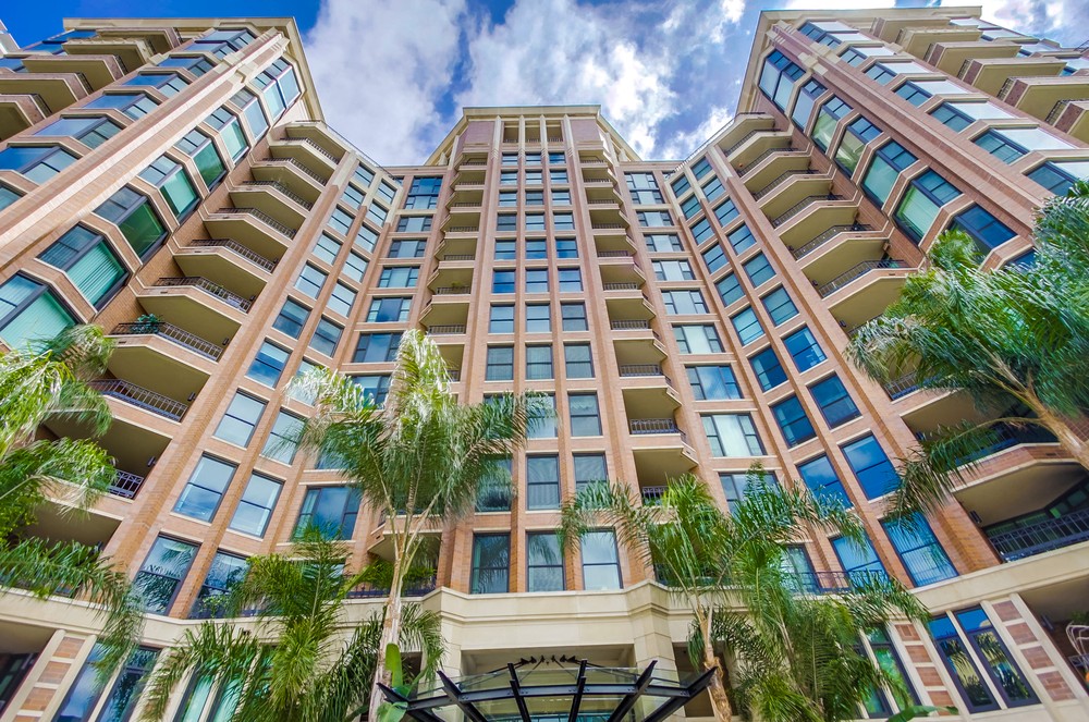 Virtual tour photo 8 of 60 for 500 W Harbor Dr #1605