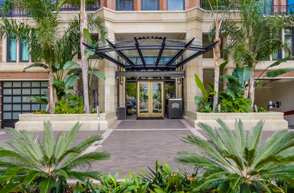 Virtual tour photo 9 of 60 for 500 W Harbor Dr #1605