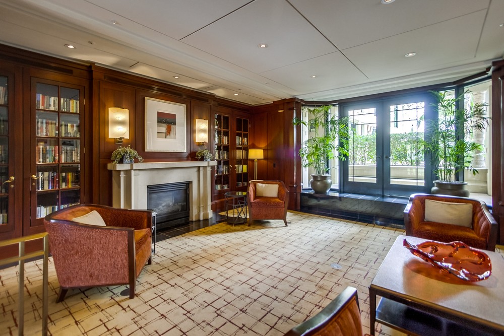 Virtual tour photo 12 of 60 for 500 W Harbor Dr #1605