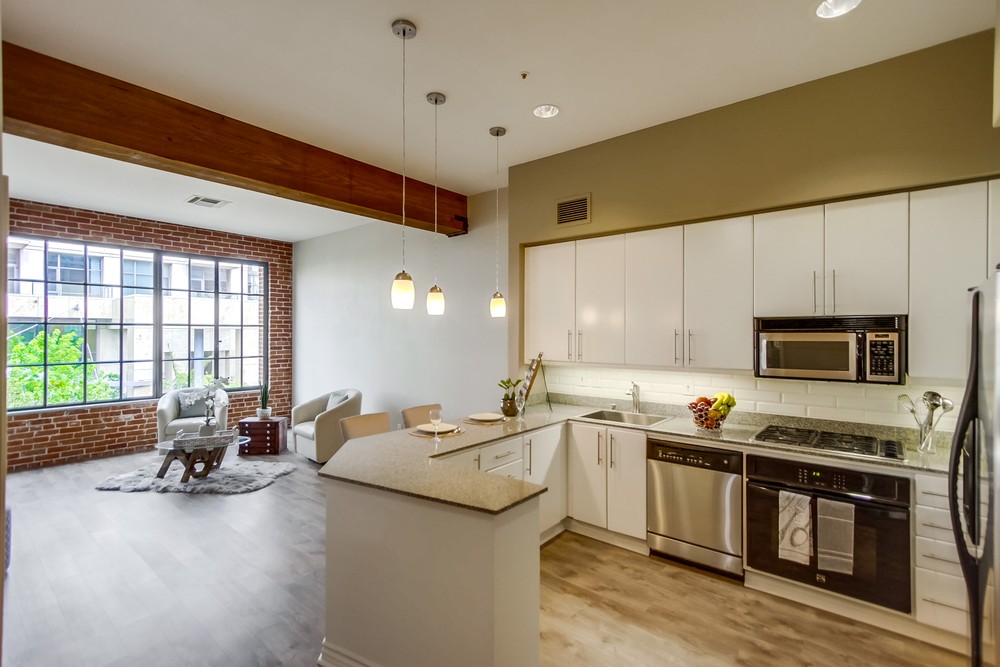 Virtual tour photo 27 of 60 for 500 W Harbor Dr #1605