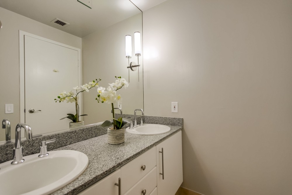 Virtual tour photo 52 of 60 for 500 W Harbor Dr #1605