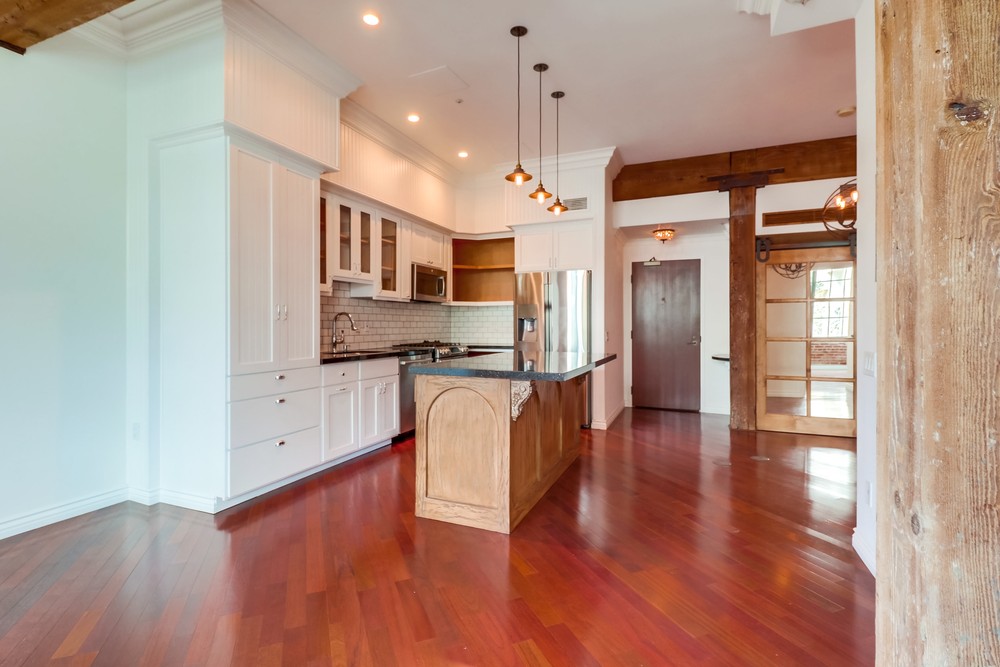 Virtual tour photo 8 of 27 for 500 W Harbor Dr