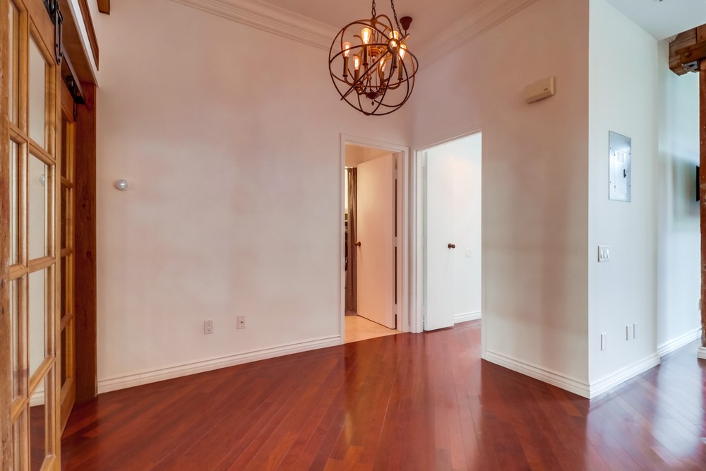 Virtual tour photo 11 of 27 for 500 W Harbor Dr