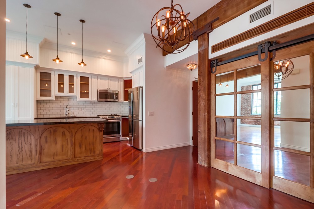 Virtual tour photo 12 of 27 for 500 W Harbor Dr
