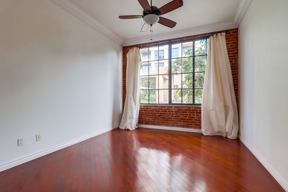 Virtual tour photo 20 of 27 for 500 W Harbor Dr