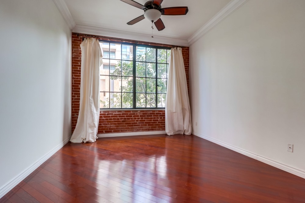 Virtual tour photo 21 of 27 for 500 W Harbor Dr