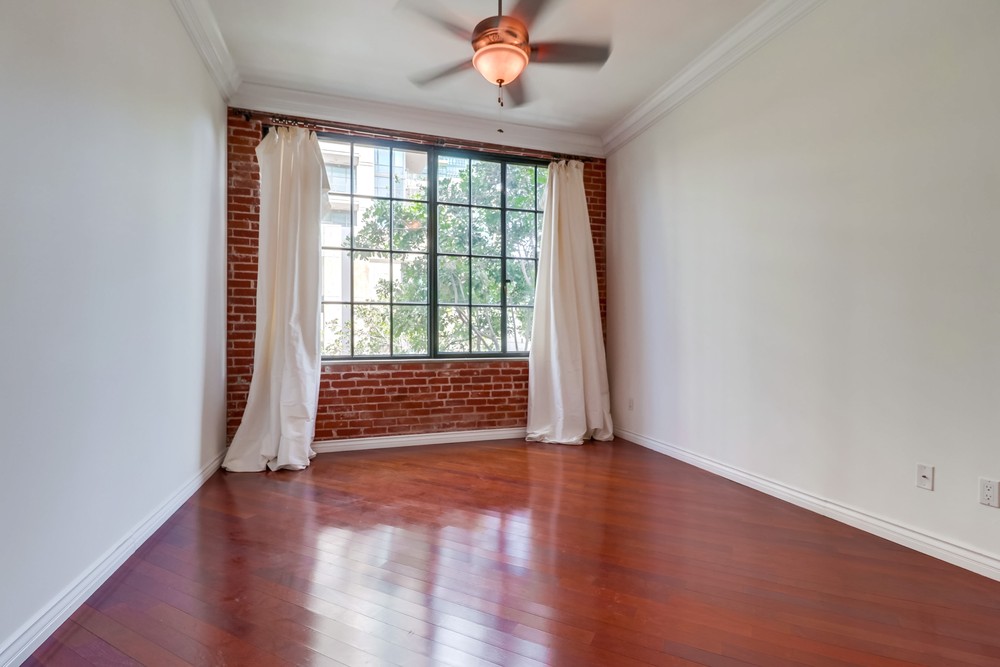 Virtual tour photo 24 of 27 for 500 W Harbor Dr
