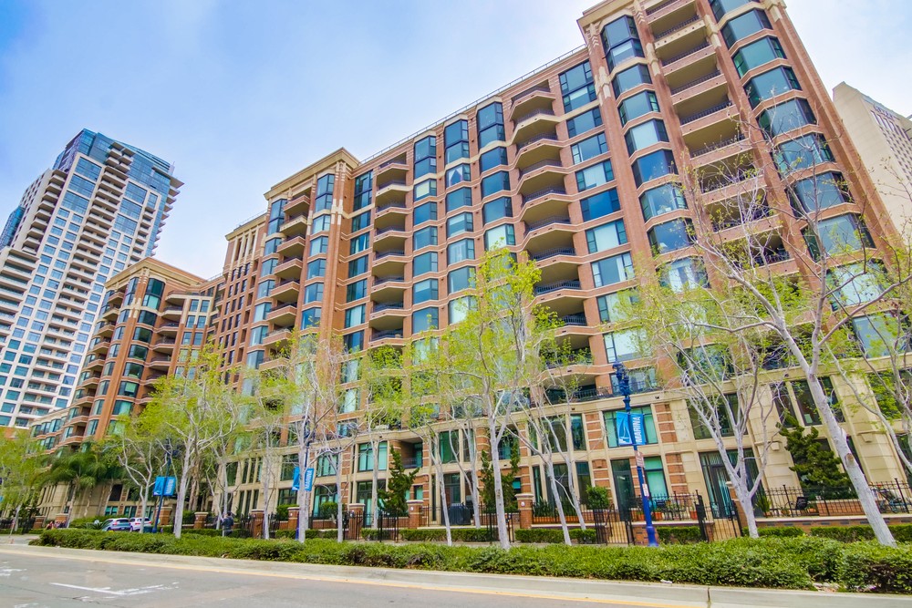 Virtual tour photo 3 of 34 for 500 W Harbor Dr