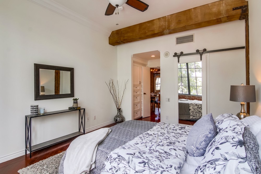 Virtual tour photo 31 of 34 for 500 W Harbor Dr