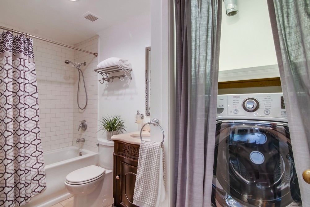 Virtual tour photo 32 of 34 for 500 W Harbor Dr