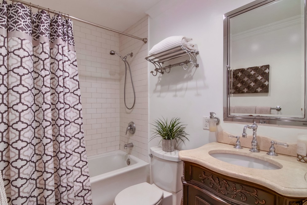 Virtual tour photo 33 of 34 for 500 W Harbor Dr