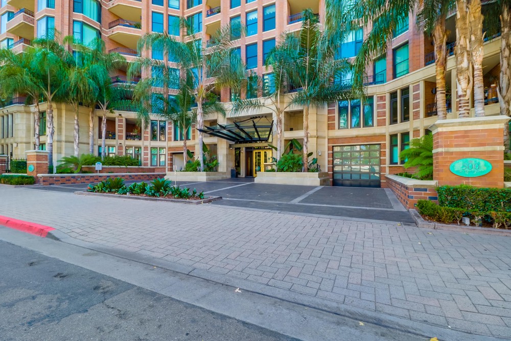 Virtual tour photo 4 of 47 for 500 W Harbor Dr