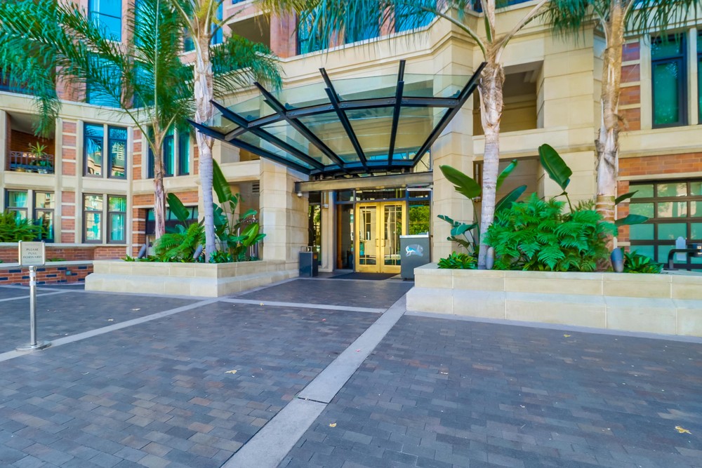 Virtual tour photo 5 of 47 for 500 W Harbor Dr