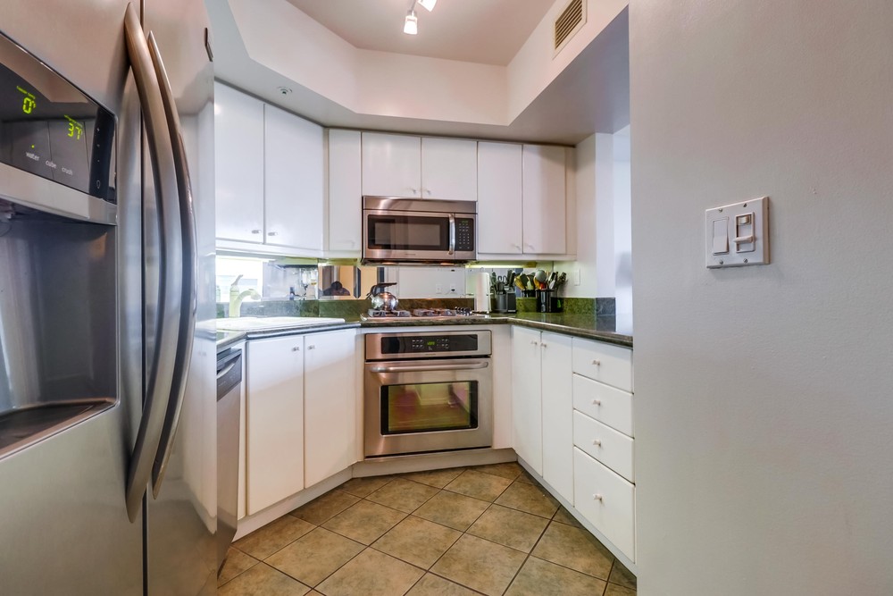Virtual tour photo 12 of 47 for 500 W Harbor Dr