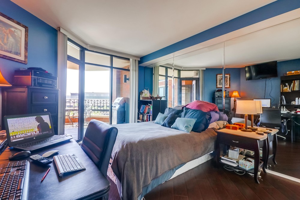 Virtual tour photo 17 of 47 for 500 W Harbor Dr