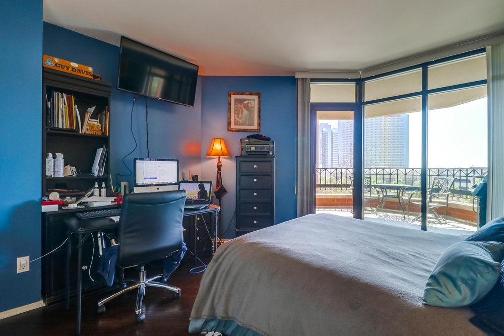 Virtual tour photo 18 of 47 for 500 W Harbor Dr