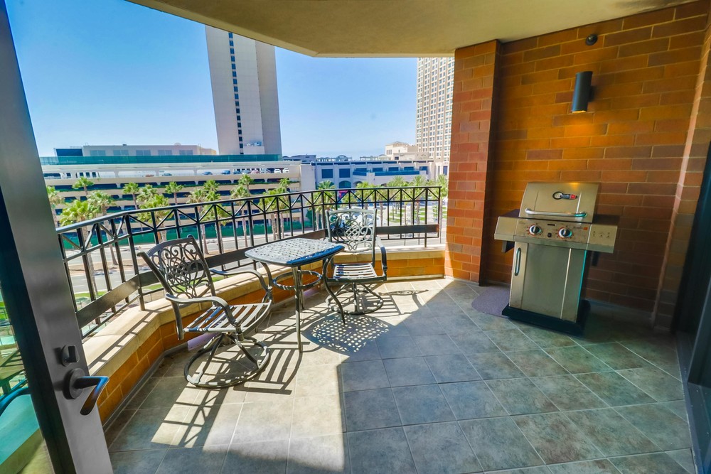 Virtual tour photo 34 of 47 for 500 W Harbor Dr