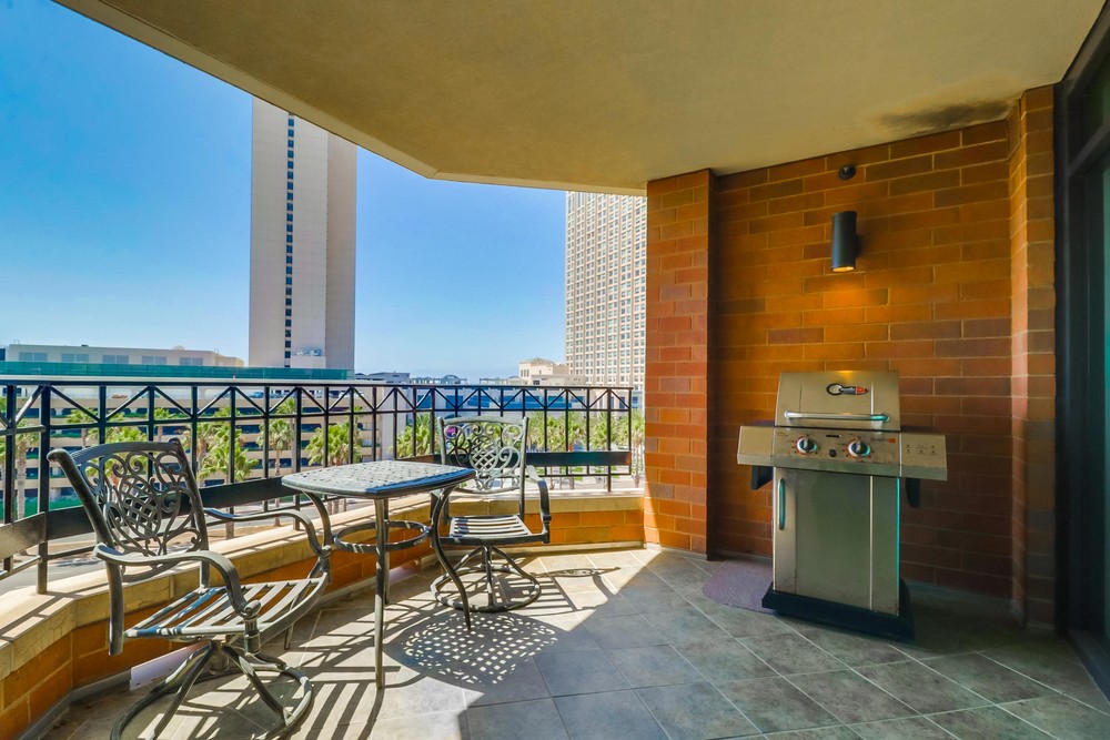 Virtual tour photo 35 of 47 for 500 W Harbor Dr