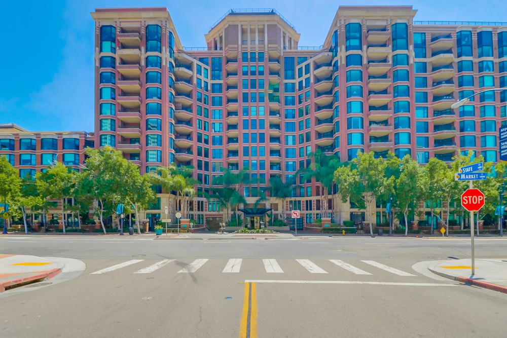 Virtual tour photo 1 of 52 for 500 W Harbor Dr