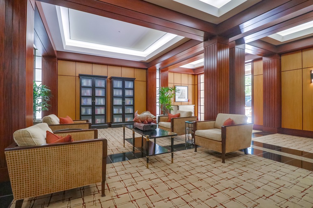 Virtual tour photo 7 of 52 for 500 W Harbor Dr